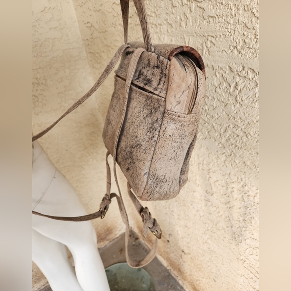 PAT SMILEY COLLECTION SUPER SOFT LEATHER BACKPACK - Picture 8 of 16